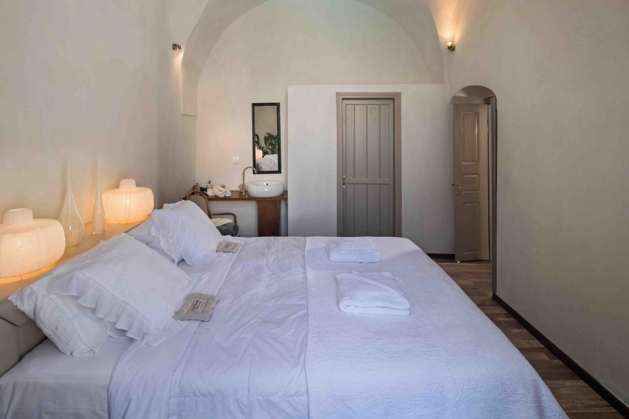 Sandandstone Villa Santorini Megalohóri Kültér fotó